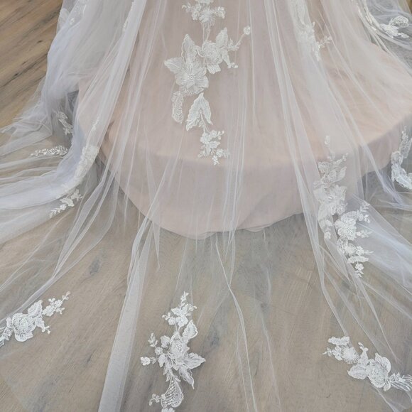 Madi Lane Junie wedding dress size 20 in mocha - Picture 10 of 17